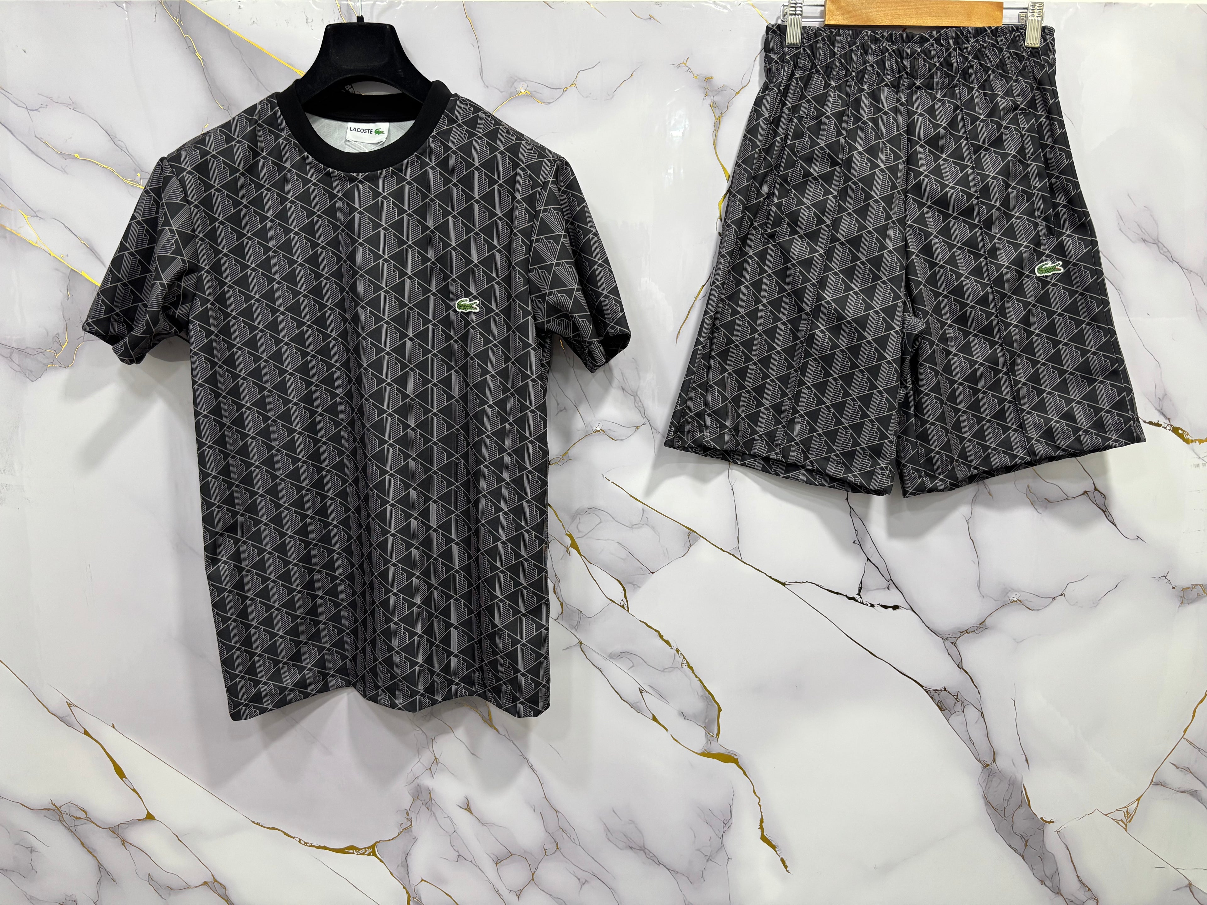 COMPLETO LACOSTE ( SHIRT+BERMUDA)
