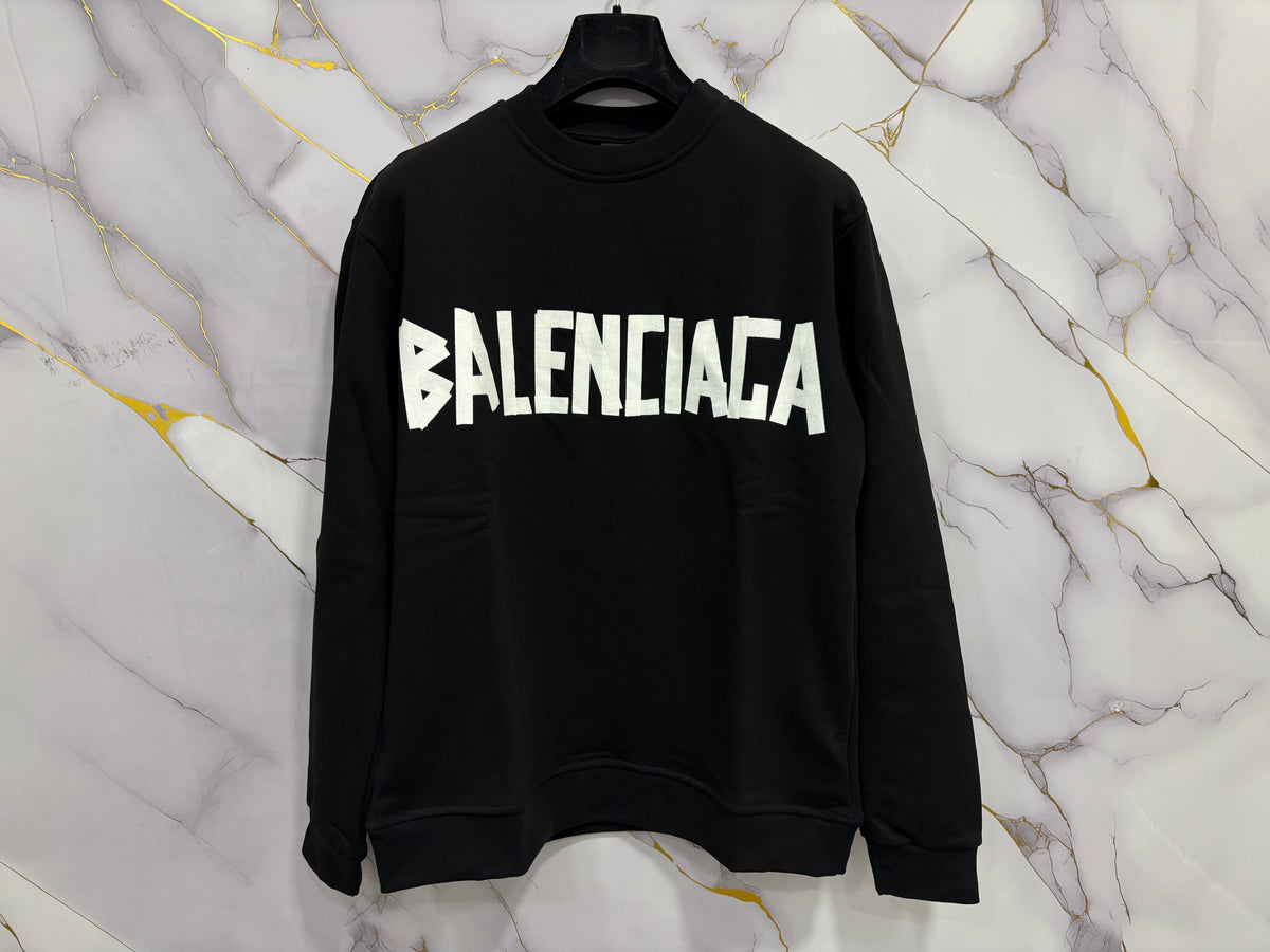 FELPA BALENCIAGA SCOCH black sweatshirt featuring bold white BALENCIAGA logo on chest.